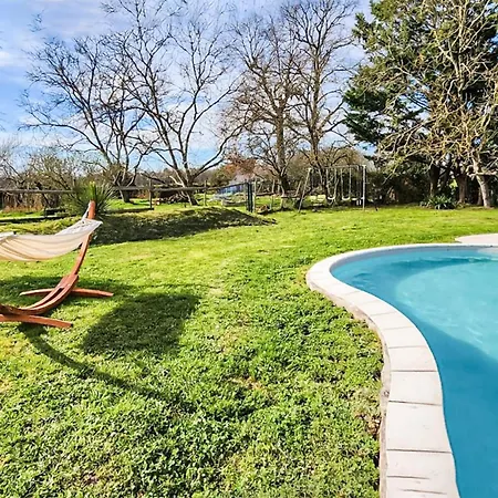 Charmante Maison Avec Piscine Сasa de vacaciones Saint-Simon-de-Bordes
