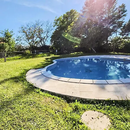 Сasa de vacaciones Charmante Maison Avec Piscine Saint-Simon-de-Bordes
